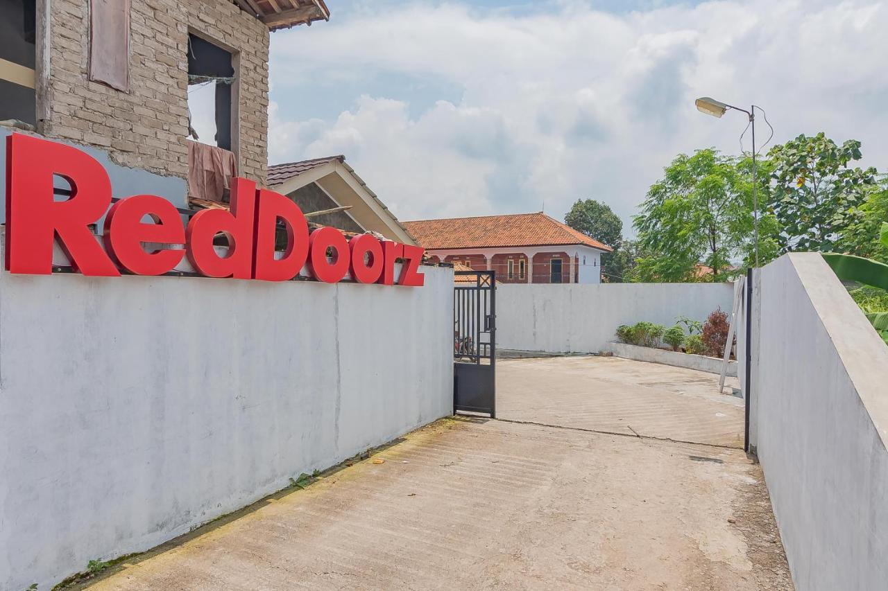 Hotel Reddoorz Syariah @ Tambak Mekar Street Subang Djalantjagak Exterior foto