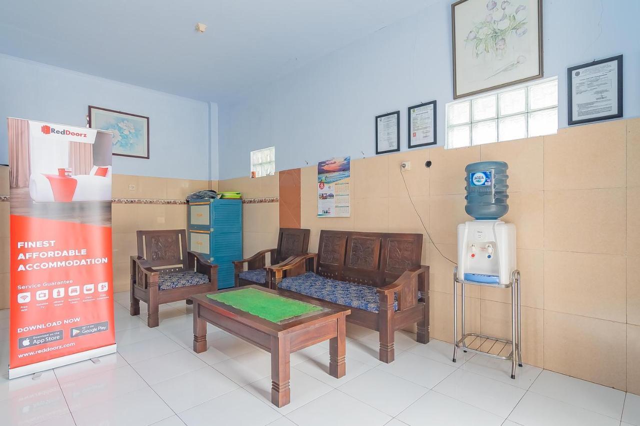 Hotel Reddoorz Syariah @ Tambak Mekar Street Subang Djalantjagak Exterior foto